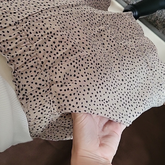 Abercrombie & Fitch Beige Linen Blend Animal Print Shorts - Picture 4 of 11